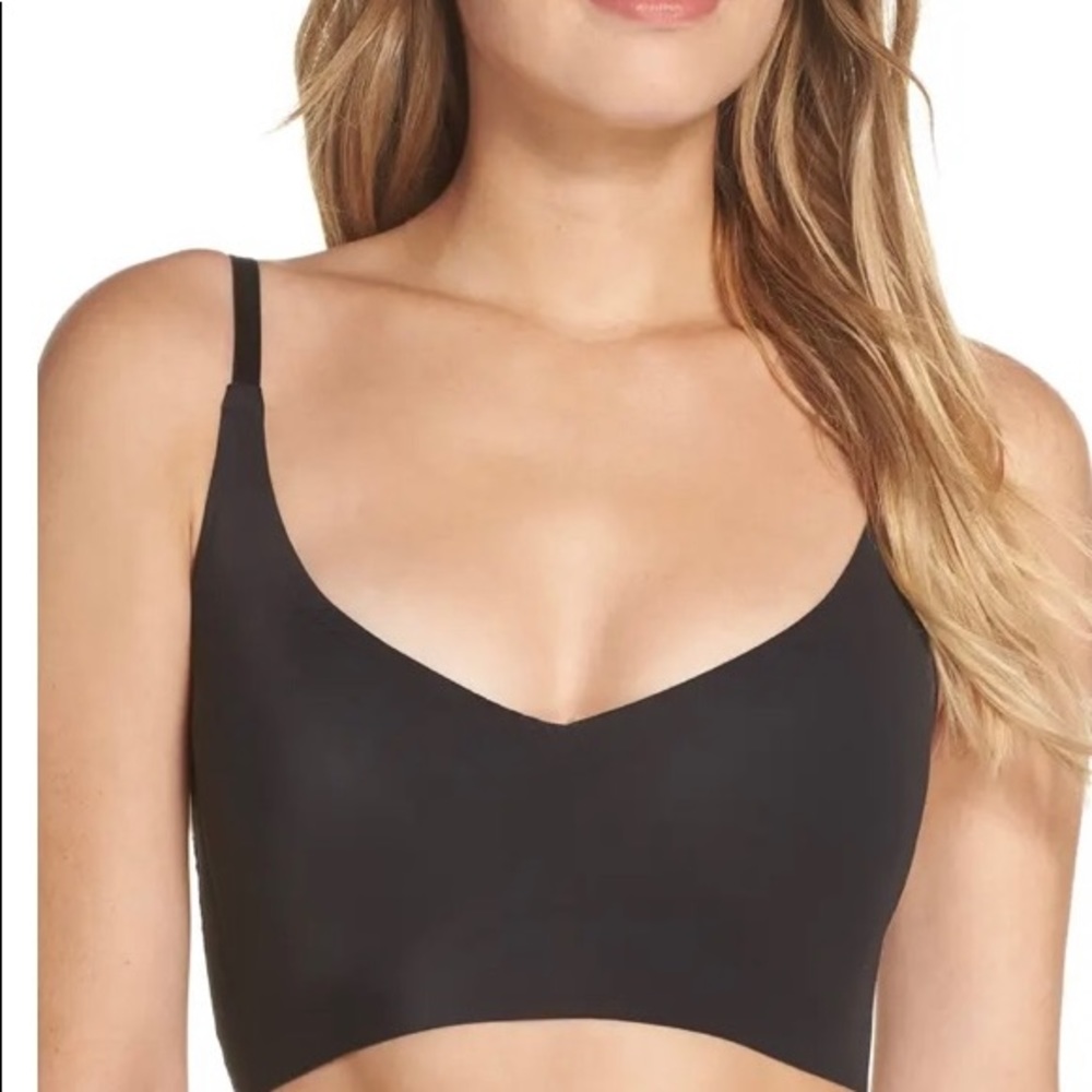 True & Co Triangle Convertible Strap Bra